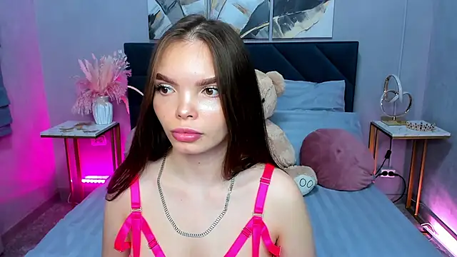 Curvy Dynamite  online show from 09.13.25