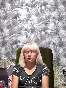 sakura blonde online show from 10.28.25