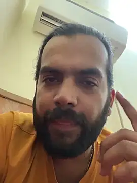 Snapshot of Arsh_Loves_Luv chatting on 12.18.24 Arsh Loves Luv online show from 12.18.24