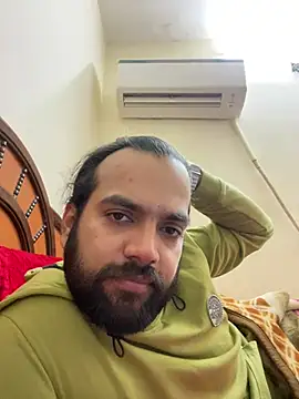 Snapshot of Arsh_Loves_Luv chatting on 12.20.24 Arsh Loves Luv online show from 12.20.24