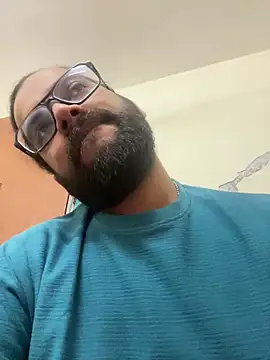 Snapshot of Arsh_Loves_Luv chatting on 12.23.24 Arsh Loves Luv online show from 12.23.24