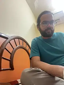 Snapshot of Arsh_Loves_Luv chatting on 12.23.24 Arsh Loves Luv online show from 12.23.24