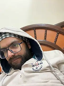 Snapshot of Arsh_Loves_Luv chatting on 12.23.24 Arsh Loves Luv online show from 12.23.24