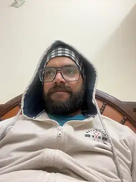 Snapshot of Arsh_Loves_Luv chatting on 12.23.24 Arsh Loves Luv online show from 12.23.24