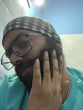 Snapshot of Arsh_Loves_Luv chatting on 12.25.24 Arsh Loves Luv online show from 12.25.24