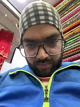 Snapshot of Arsh_Loves_Luv chatting on 12.27.24 Arsh Loves Luv online show from 12.27.24