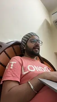 Snapshot of Arsh_Loves_Luv chatting on 12.27.24 Arsh Loves Luv online show from 12.27.24