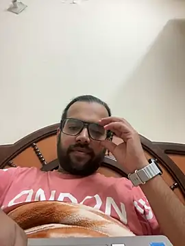 Snapshot of Arsh_Loves_Luv chatting on 12.27.24 Arsh Loves Luv online show from 12.27.24