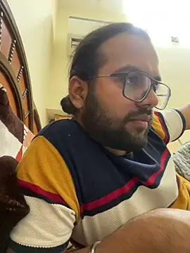 Snapshot of Arsh_Loves_Luv chatting on 12.29.24 Arsh Loves Luv online show from 12.29.24