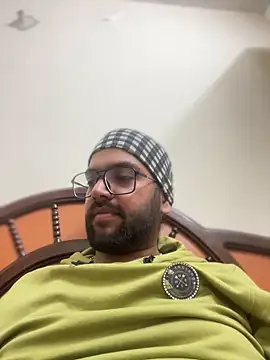 Snapshot of Arsh_Loves_Luv chatting on 12.30.24 Arsh Loves Luv online show from 12.30.24