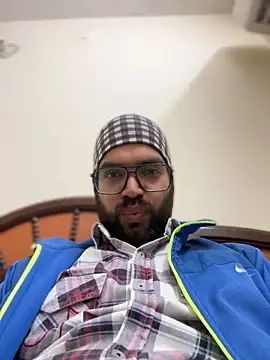 Snapshot of Arsh_Loves_Luv chatting on 01.05.25 Arsh Loves Luv online show from 01.05.25