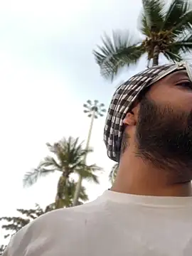 Snapshot of Arsh_Loves_Luv chatting on 01.15.25 Arsh Loves Luv online show from 01.15.25