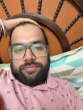 Snapshot of Arsh_Loves_Luv chatting on 02.11.25 Arsh Loves Luv online show from 02.11.25