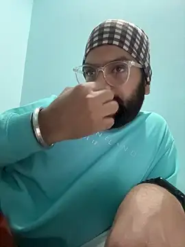 Snapshot of Arsh_Loves_Luv chatting on 12.21.25 Arsh Loves Luv online show from 12.21.25