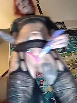 MommyMisfit online show from 12.14.25