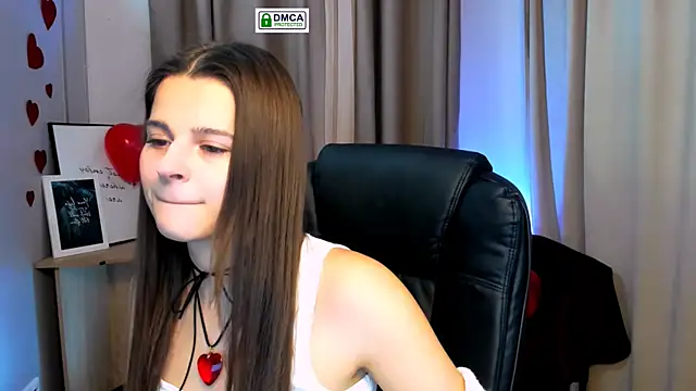 Snapshot of berry_alma chatting on 02.25.25 berry alma online show from 02.25.25