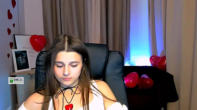 Snapshot of berry_alma chatting on 02.25.25 berry alma online show from 02.25.25