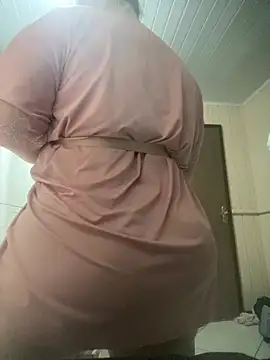 Snapshot of pAuLa_- chatting on 02.18.25 pAuLa - online show from 02.18.25