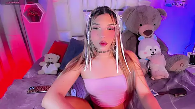 Snapshot of Aileen_18 chatting on 04.04.26 Aileen 18 online show from 04.04.26