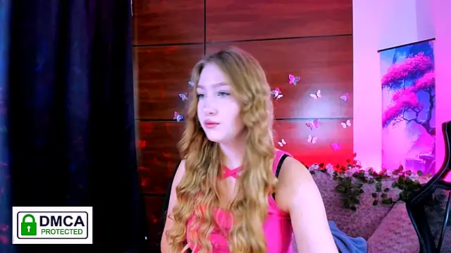 Snapshot of playful_sophie chatting on 12.26.24 playful sophie online show from 12.26.24