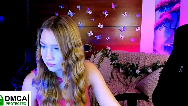 Snapshot of playful_sophie chatting on 12.26.24 playful sophie online show from 12.26.24