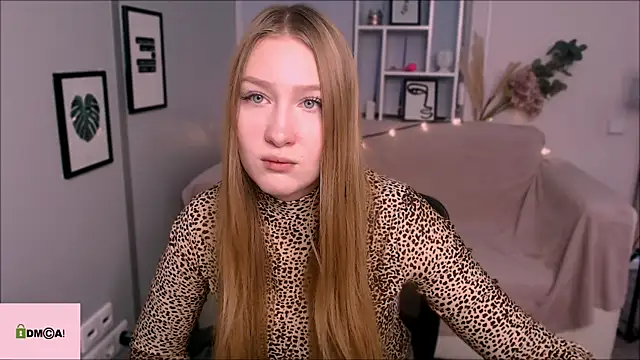 Snapshot of playful_sophie chatting on 01.04.25 playful sophie online show from 01.04.25