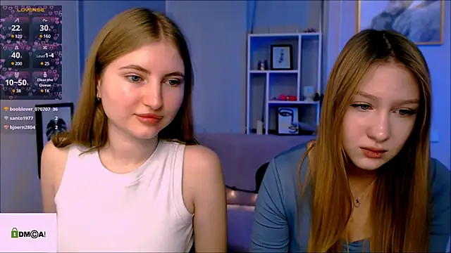 Snapshot of playful_sophie chatting on 01.05.25 playful sophie online show from 01.05.25