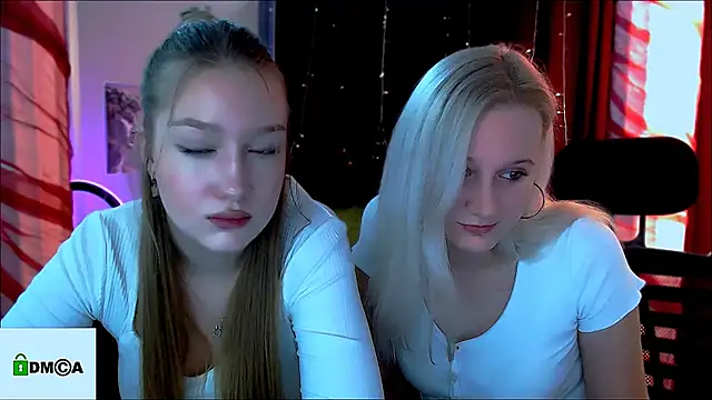 Snapshot of playful_sophie chatting on 01.10.25 playful sophie online show from 01.10.25