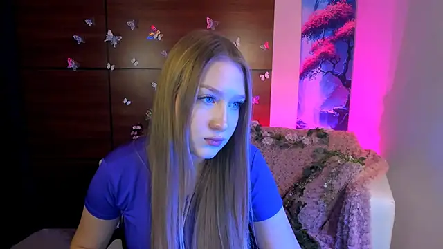 Snapshot of playful_sophie chatting on 01.13.25 playful sophie online show from 01.13.25
