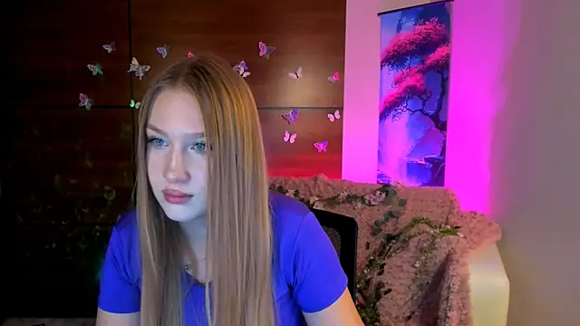 Snapshot of playful_sophie chatting on 01.14.25 playful sophie online show from 01.14.25