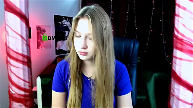 Snapshot of playful_sophie chatting on 01.16.25 playful sophie online show from 01.16.25