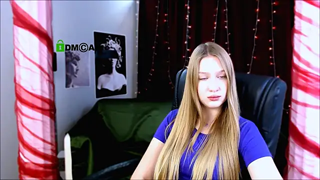 Snapshot of playful_sophie chatting on 01.16.25 playful sophie online show from 01.16.25