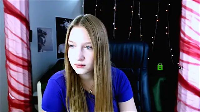 Snapshot of playful_sophie chatting on 01.16.25 playful sophie online show from 01.16.25