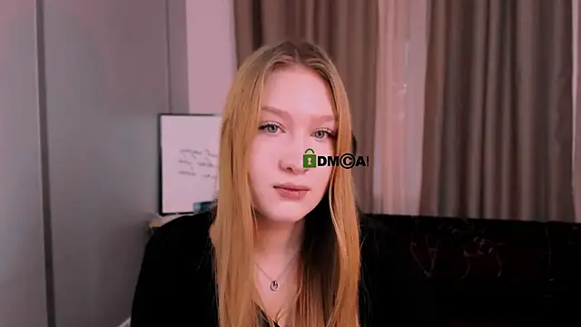Snapshot of playful_sophie chatting on 01.17.25 playful sophie online show from 01.17.25