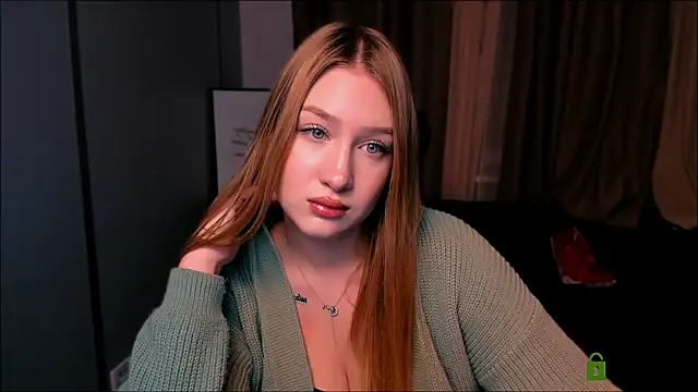 Snapshot of playful_sophie chatting on 01.22.25 playful sophie online show from 01.22.25