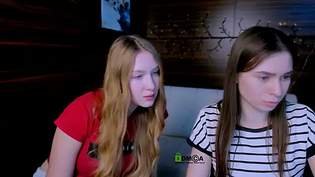 Snapshot of playful_sophie chatting on 01.25.25 playful sophie online show from 01.25.25