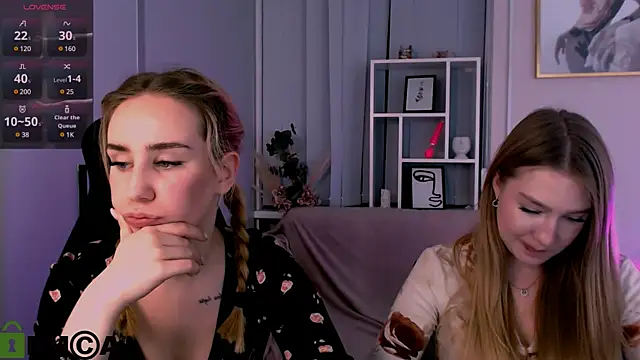 Snapshot of playful_sophie chatting on 01.29.25 playful sophie online show from 01.29.25