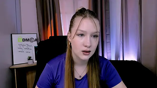 Snapshot of playful_sophie chatting on 01.30.25 playful sophie online show from 01.30.25