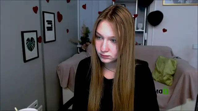 Snapshot of playful_sophie chatting on 02.23.25 playful sophie online show from 02.23.25
