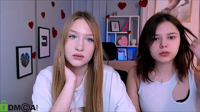 Snapshot of playful_sophie chatting on 03.04.25 playful sophie online show from 03.04.25