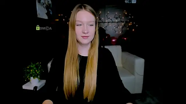 Snapshot of playful_sophie chatting on 03.07.25 playful sophie online show from 03.07.25