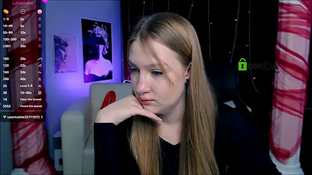 Snapshot of playful_sophie chatting on 03.16.25 playful sophie online show from 03.16.25