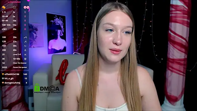 Snapshot of playful_sophie chatting on 03.16.25 playful sophie online show from 03.16.25