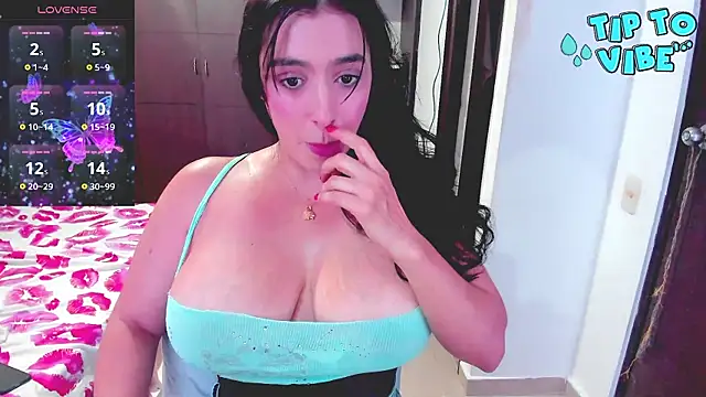 hugetits90xxx online show from 10.15.25