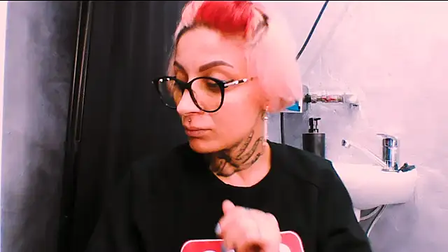 Lucky Deniz online show from 11.24.25