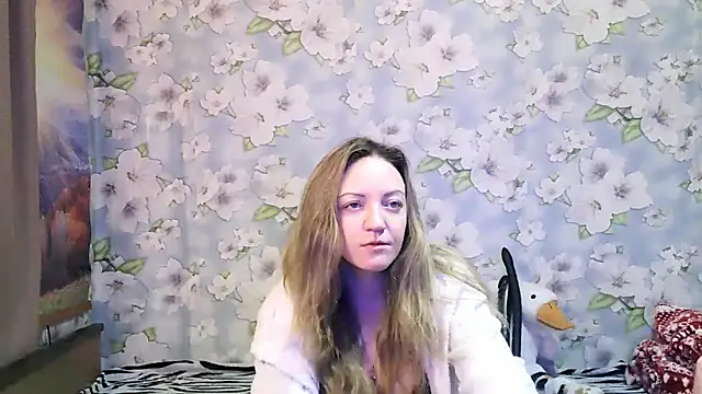 KattyLuuu online show from 11.02.25