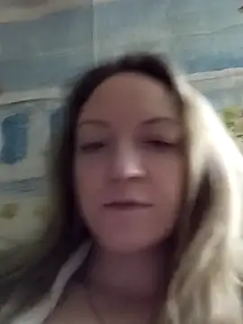 KattyLuuu online show from 12.18.25