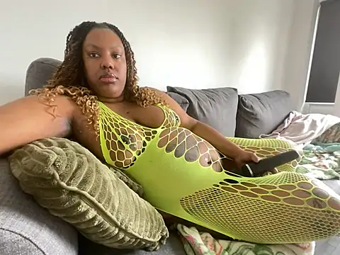 LavenderBuxton online show from 02.17.25