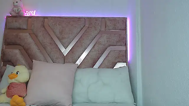 Roxan Fox- online show from 03.20.25