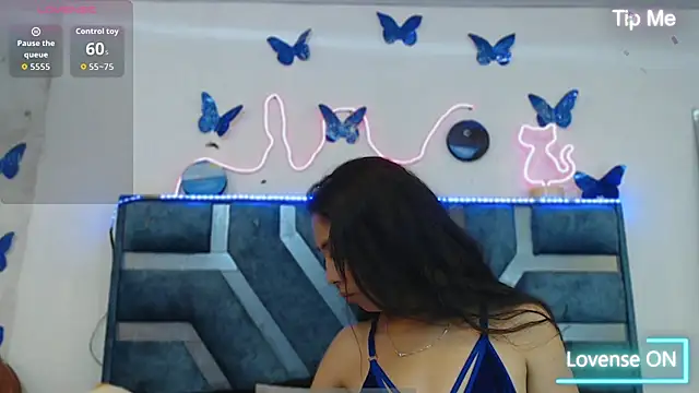 Roxan Fox- online show from 10.02.25